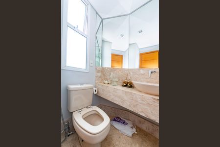 Apartamento à venda com 145m², 4 quartos e 3 vagas Apartamento à venda com 145m², 4 quartos e 3 vagasLavabo