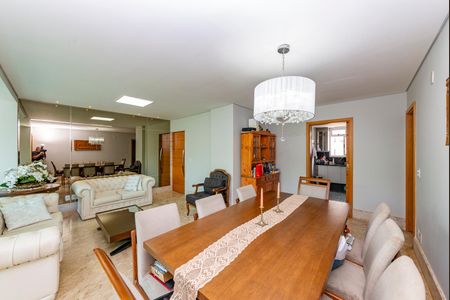 Apartamento à venda com 145m², 4 quartos e 3 vagas Apartamento à venda com 145m², 4 quartos e 3 vagasSala