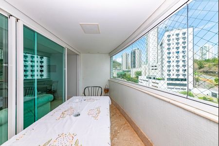 Apartamento à venda com 145m², 4 quartos e 3 vagas Apartamento à venda com 145m², 4 quartos e 3 vagasVaranda da Sala