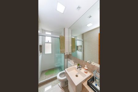 Apartamento à venda com 145m², 4 quartos e 3 vagas Apartamento à venda com 145m², 4 quartos e 3 vagasBanheiro da Suíte 2