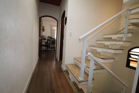 Casa à venda com 120m², 3 quartos e 2 vagasCorredor Quartos