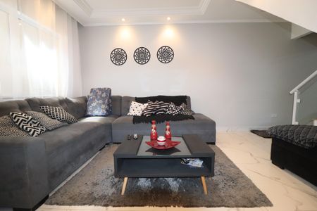 Casa à venda com 120m², 3 quartos e 2 vagasSala