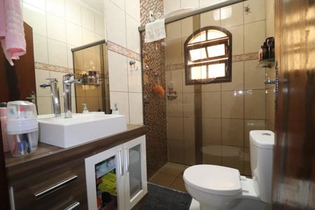 Casa à venda com 120m², 3 quartos e 2 vagasBanheiro 1