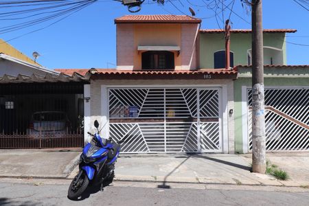 Casa à venda com 120m², 3 quartos e 2 vagasFachada