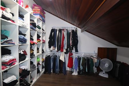 Casa à venda com 120m², 3 quartos e 2 vagasCloset Quarto 3