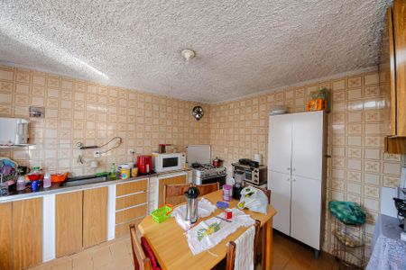 Casa à venda com 220m², 3 quartos e 2 vagas Casa à venda com 220m², 3 quartos e 2 vagasCozinha