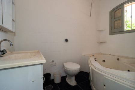 Casa à venda com 1032m², 3 quartos e 3 vagas Casa à venda com 1032m², 3 quartos e 3 vagasBanheiro da Suíte 2