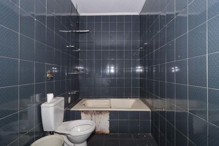 Casa à venda com 1032m², 3 quartos e 3 vagas Casa à venda com 1032m², 3 quartos e 3 vagasBanheiro da Suíte 1