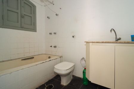 Casa à venda com 1032m², 3 quartos e 3 vagas Casa à venda com 1032m², 3 quartos e 3 vagasBanheiro da Suíte 3