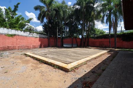 Casa à venda com 1032m², 3 quartos e 3 vagas Casa à venda com 1032m², 3 quartos e 3 vagasÁrea externa