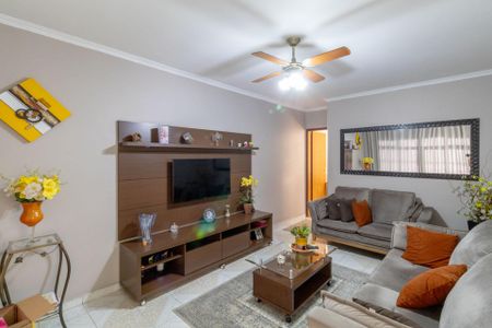 Casa à venda com 150m², 2 quartos e 2 vagas Casa à venda com 150m², 2 quartos e 2 vagasSala