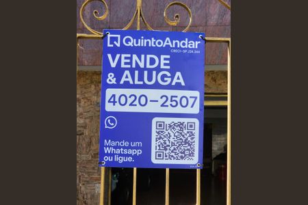 Casa à venda com 180m², 3 quartos e 6 vagas Casa à venda com 180m², 3 quartos e 6 vagasPlaca