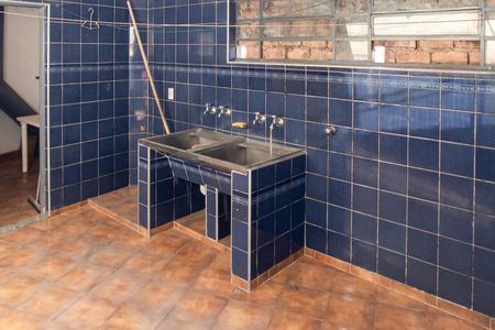 Casa à venda com 180m², 3 quartos e 6 vagas Casa à venda com 180m², 3 quartos e 6 vagasÁrea de Serviço