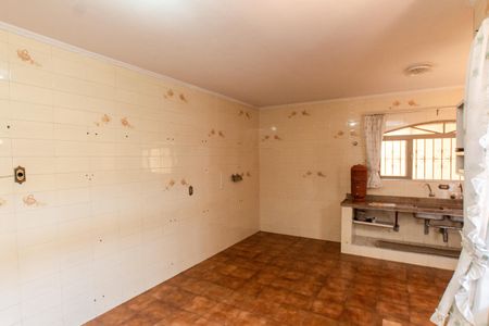 Casa à venda com 180m², 3 quartos e 6 vagas Casa à venda com 180m², 3 quartos e 6 vagasCozinha