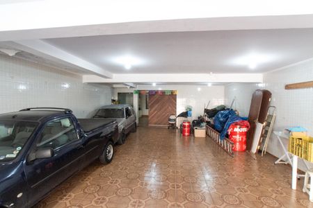 Casa à venda com 180m², 3 quartos e 6 vagas Casa à venda com 180m², 3 quartos e 6 vagasGaragem