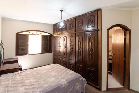 Casa à venda com 180m², 3 quartos e 6 vagas Casa à venda com 180m², 3 quartos e 6 vagasSuíte