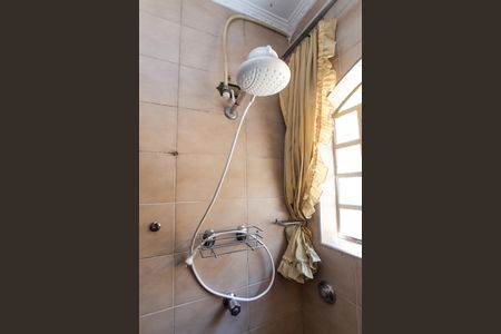 Casa à venda com 180m², 3 quartos e 6 vagas Casa à venda com 180m², 3 quartos e 6 vagasBanheiro