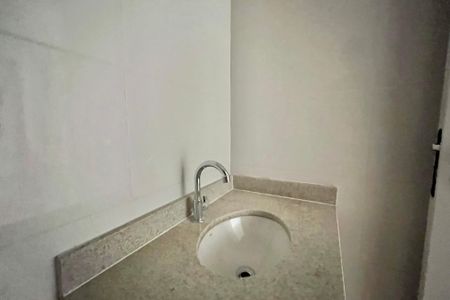 Apartamento à venda com 33m², 2 quartos e sem vagaBanheiro