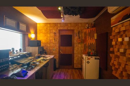 Casa à venda com 251m², 5 quartos e 4 vagasQuarto 2