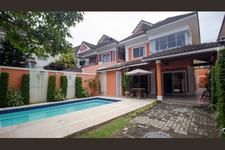 Casa à venda com 251m², 5 quartos e 4 vagasÁrea Gourmet