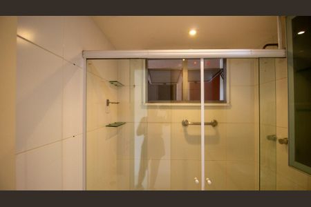 Casa à venda com 251m², 5 quartos e 4 vagasBanheiro da Suíte 2