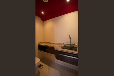 Casa à venda com 251m², 5 quartos e 4 vagasLavabo