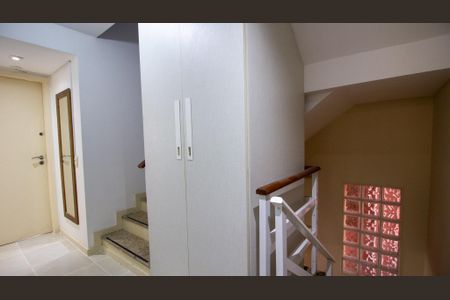 Casa à venda com 251m², 5 quartos e 4 vagasCorredor