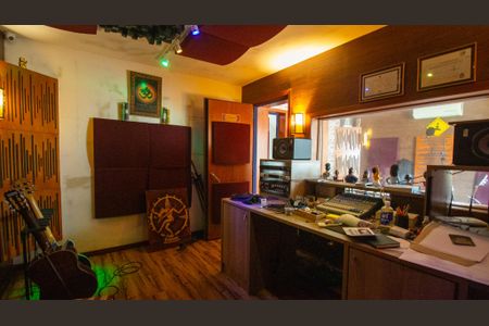 Casa à venda com 251m², 5 quartos e 4 vagasQuarto 2