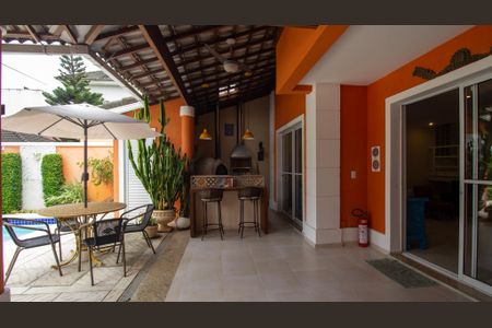 Casa à venda com 251m², 5 quartos e 4 vagasÁrea Gourmet