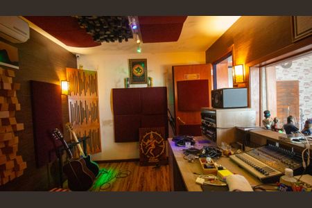 Casa à venda com 251m², 5 quartos e 4 vagasQuarto 2