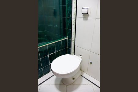 Casa à venda com 256m², 4 quartos e 4 vagas Casa à venda com 256m², 4 quartos e 4 vagasBanheiro da Suíte 4