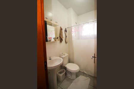 Casa de condomínio à venda com 50m², 2 quartos e 1 vaga Casa de condomínio à venda com 50m², 2 quartos e 1 vagaBanheiro