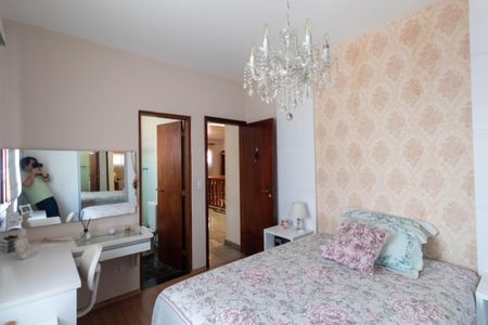 Casa para alugar com 500m², 4 quartos e 4 vagas Casa para alugar com 500m², 4 quartos e 4 vagasQuarto Suíte 2