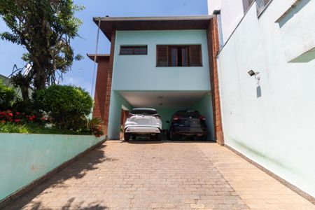 Casa para alugar com 500m², 4 quartos e 4 vagas Casa para alugar com 500m², 4 quartos e 4 vagasFachada