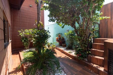 Casa para alugar com 500m², 4 quartos e 4 vagas Casa para alugar com 500m², 4 quartos e 4 vagasQuintal