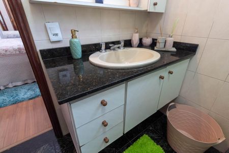 Casa para alugar com 500m², 4 quartos e 4 vagas Casa para alugar com 500m², 4 quartos e 4 vagasBanheiro da Suíte 2