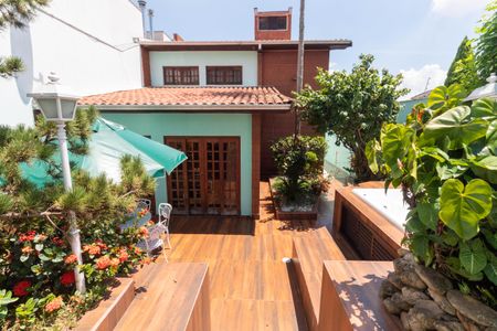 Casa para alugar com 500m², 4 quartos e 4 vagas Casa para alugar com 500m², 4 quartos e 4 vagasQuintal