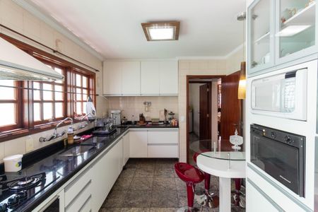 Casa para alugar com 500m², 4 quartos e 4 vagas Casa para alugar com 500m², 4 quartos e 4 vagasCozinha