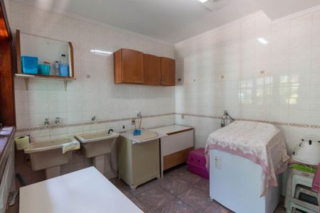 Casa para alugar com 500m², 4 quartos e 4 vagas Casa para alugar com 500m², 4 quartos e 4 vagasLavanderia