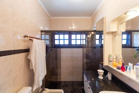 Casa para alugar com 500m², 4 quartos e 4 vagas Casa para alugar com 500m², 4 quartos e 4 vagasBanheiro da Suíte 1