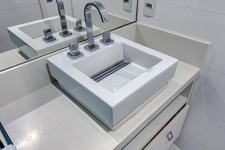 Apartamento à venda com 122m², 2 quartos e 2 vagasBanheiro da Suíte