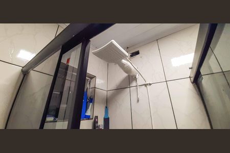 Casa à venda com 177m², 4 quartos e 2 vagas Casa à venda com 177m², 4 quartos e 2 vagasBanheiro