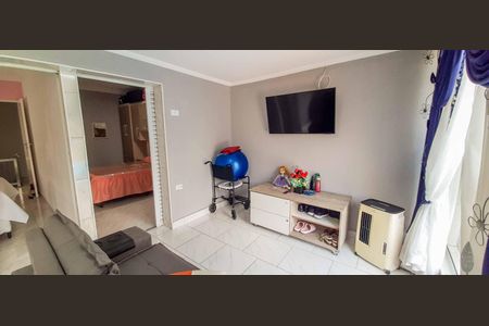 Casa à venda com 177m², 4 quartos e 2 vagas Casa à venda com 177m², 4 quartos e 2 vagasSala de TV