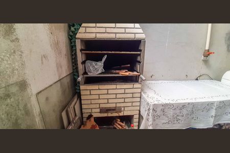 Casa à venda com 177m², 4 quartos e 2 vagas Casa à venda com 177m², 4 quartos e 2 vagasChurrasqueira