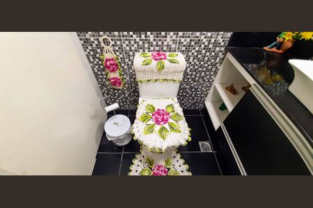 Casa à venda com 177m², 4 quartos e 2 vagas Casa à venda com 177m², 4 quartos e 2 vagasLavabo