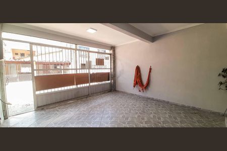 Casa à venda com 177m², 4 quartos e 2 vagas Casa à venda com 177m², 4 quartos e 2 vagasGaragem