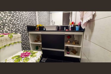 Casa à venda com 177m², 4 quartos e 2 vagas Casa à venda com 177m², 4 quartos e 2 vagasLavabo