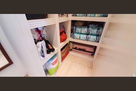 Casa à venda com 177m², 4 quartos e 2 vagas Casa à venda com 177m², 4 quartos e 2 vagasClosed da Suíte