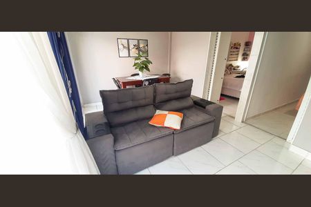 Casa à venda com 177m², 4 quartos e 2 vagas Casa à venda com 177m², 4 quartos e 2 vagasSala de TV