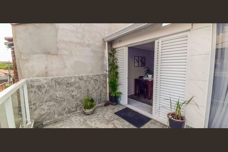 Casa à venda com 177m², 4 quartos e 2 vagas Casa à venda com 177m², 4 quartos e 2 vagasVaranda da Sala